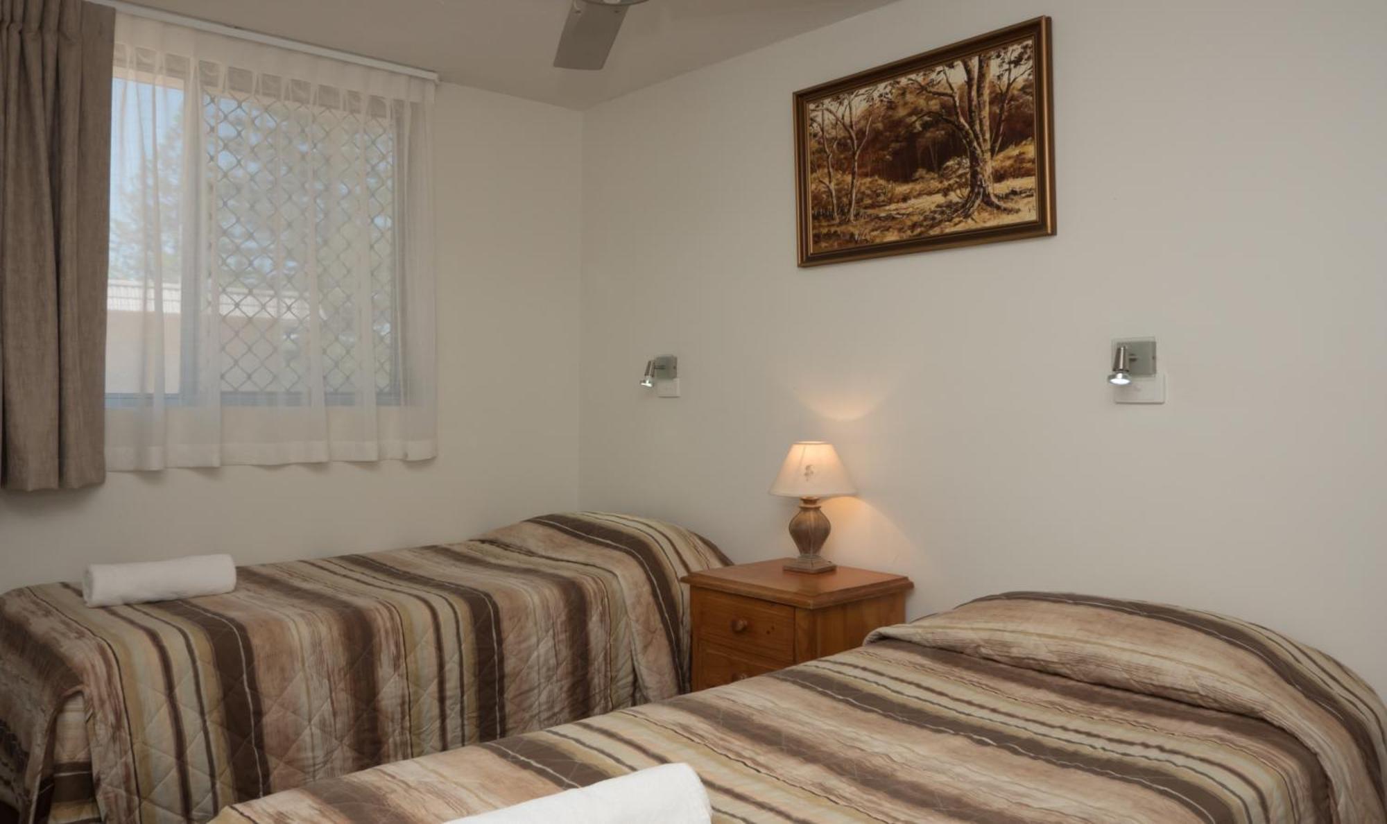Merrima Court Holidays Калаундра Номер фото