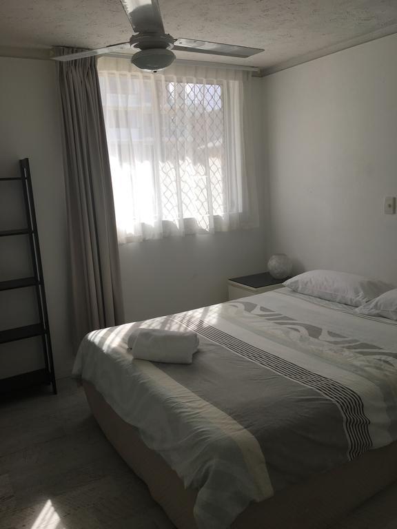 Merrima Court Holidays Калаундра Екстер'єр фото