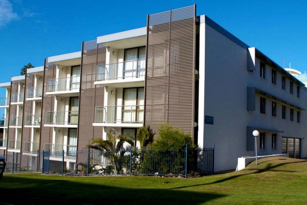 Merrima Court Holidays Калаундра Екстер'єр фото