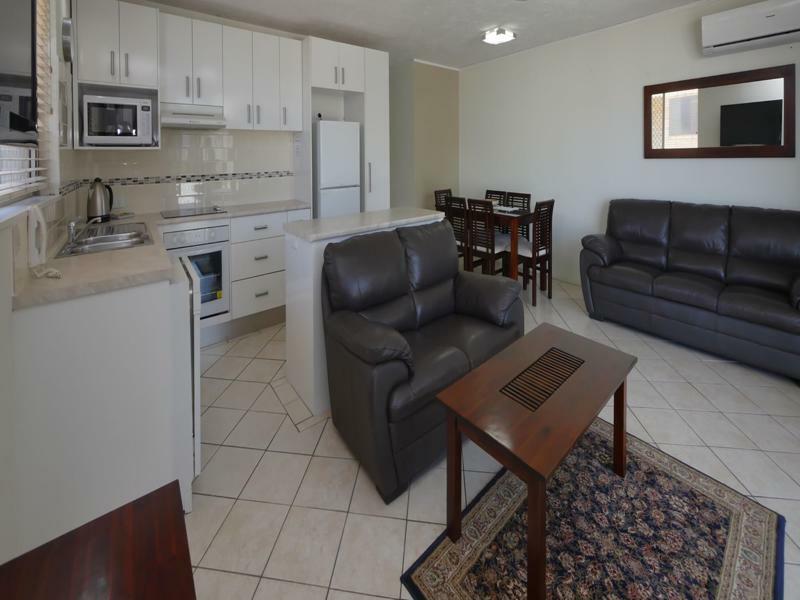 Merrima Court Holidays Калаундра Екстер'єр фото