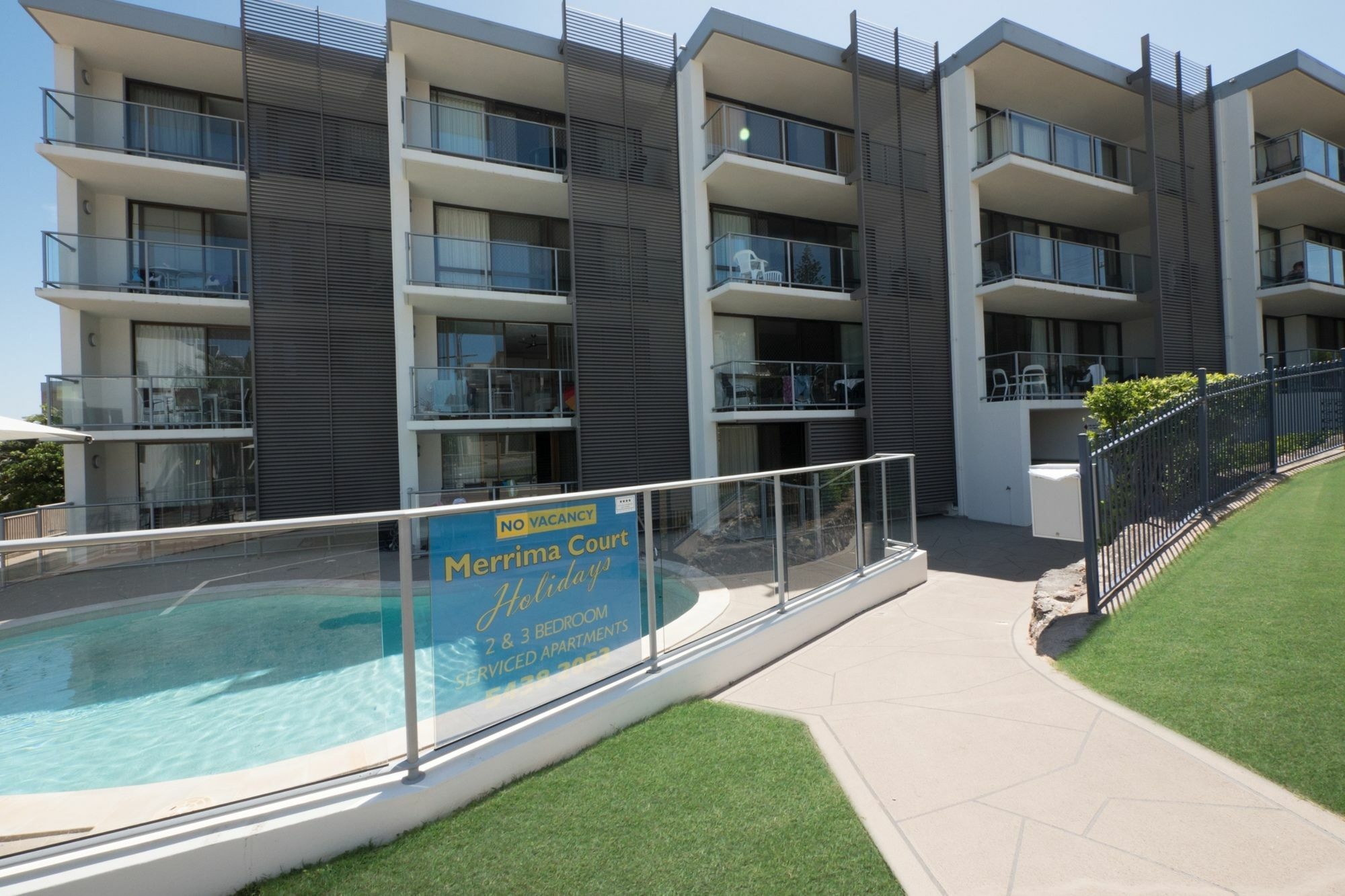 Merrima Court Holidays Калаундра Екстер'єр фото
